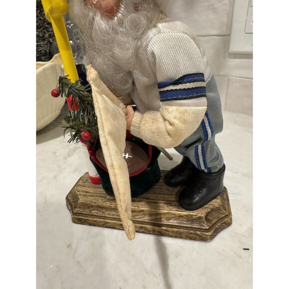 Football Santa NFL Cowboys‎ 2000 Holiday Creations Poseable Christmas No Music - Picture 9 of 11